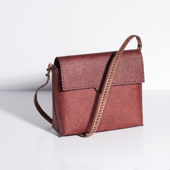 Aiya ayiA Benue Satchel with Kariba Thin Strap Red - Picture 1 of 4